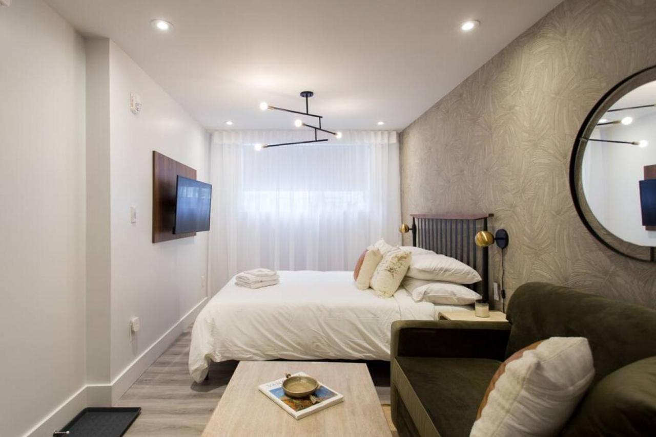 Palms Little Italy Studio With Full Bathroom By Denstays Монреаль Экстерьер фото