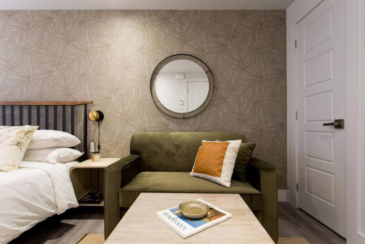 Palms Little Italy Studio With Full Bathroom By Denstays Монреаль Экстерьер фото
