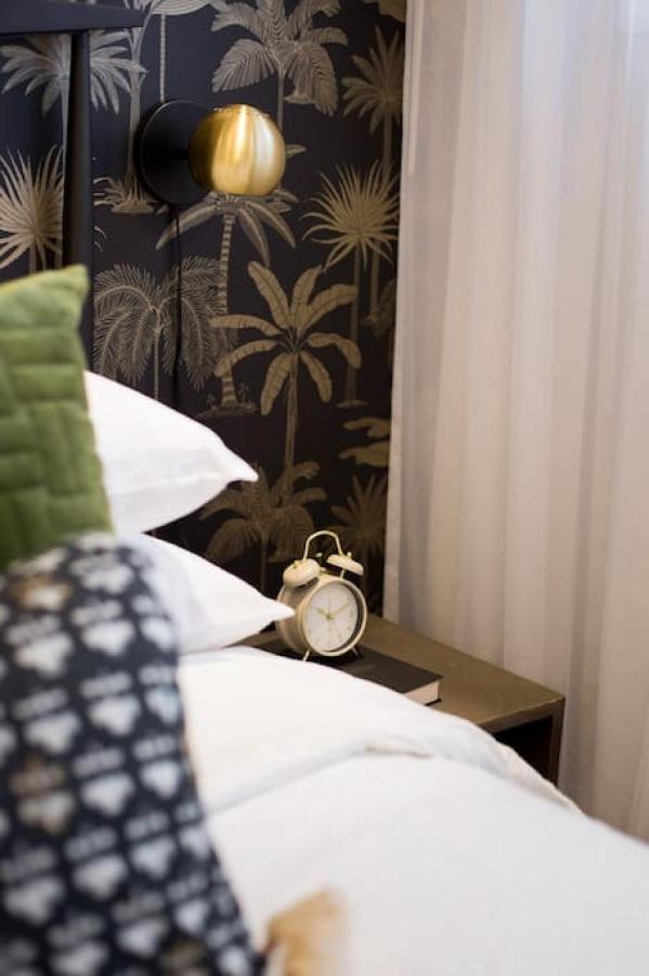 Palms Little Italy Studio With Full Bathroom By Denstays Монреаль Экстерьер фото